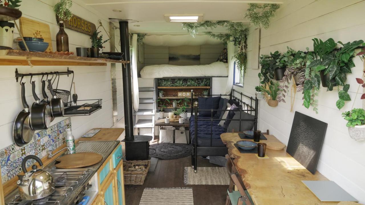 Quirky Vintage Horsebox Conversion With Stunning Views Of Ardingly Reservoir Balcombe Eksteriør bilde
