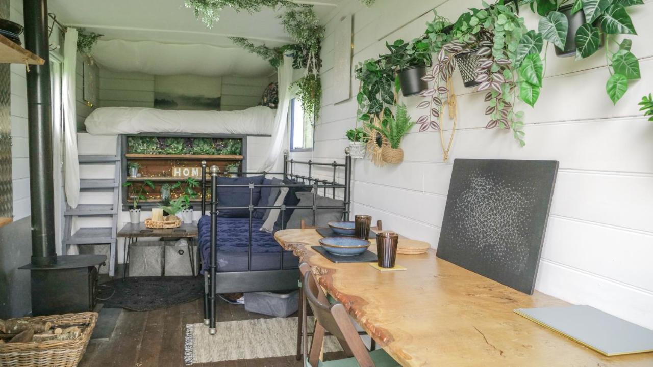 Quirky Vintage Horsebox Conversion With Stunning Views Of Ardingly Reservoir Balcombe Eksteriør bilde